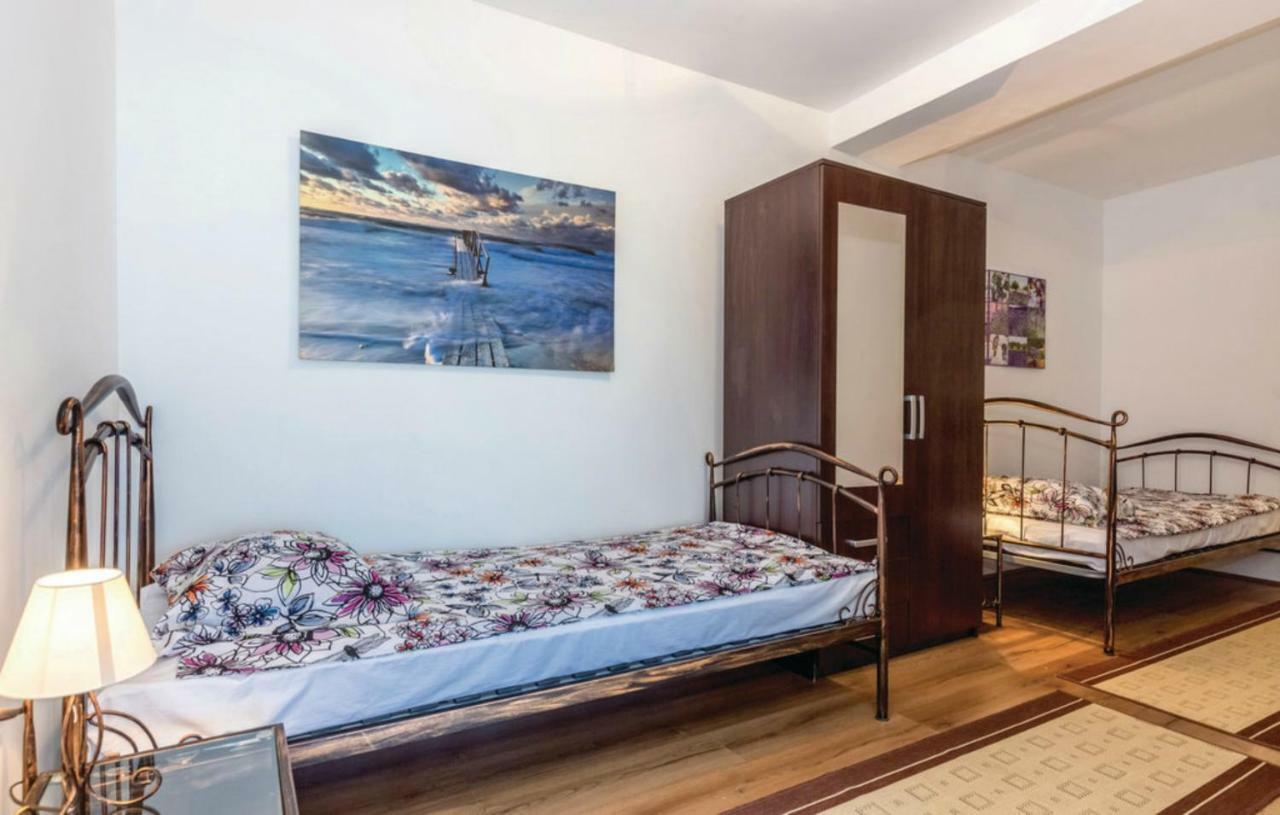 Apartment Anika กอสเตรนา ภายนอก รูปภาพ