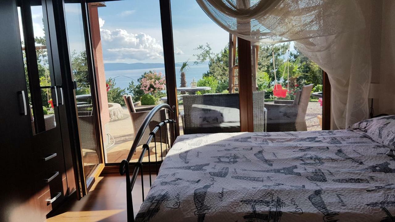 Apartment Anika กอสเตรนา ภายนอก รูปภาพ